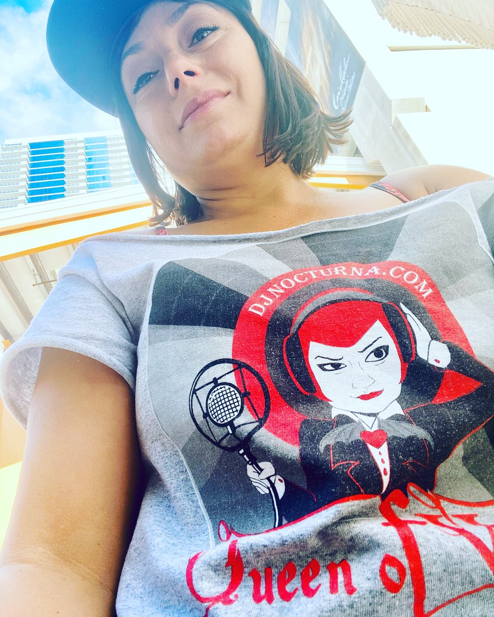 BellyDancerMUSE's tweet photo. ALOHA and Good Morning from #honoluluhawaii #hawaii #honolulu #beautifulday 🌺
Love my #QueenOfWands 👚 and will be tuning in 🎶 to @modsnapradio for @djnocturna 🧛♀️ Saturday show 2-4pm HST 🕰
#music #modanap #modsnapradio #darkwave #darkwavemusic #80s #newwave https://t.co/vRqJ9TP5Hq