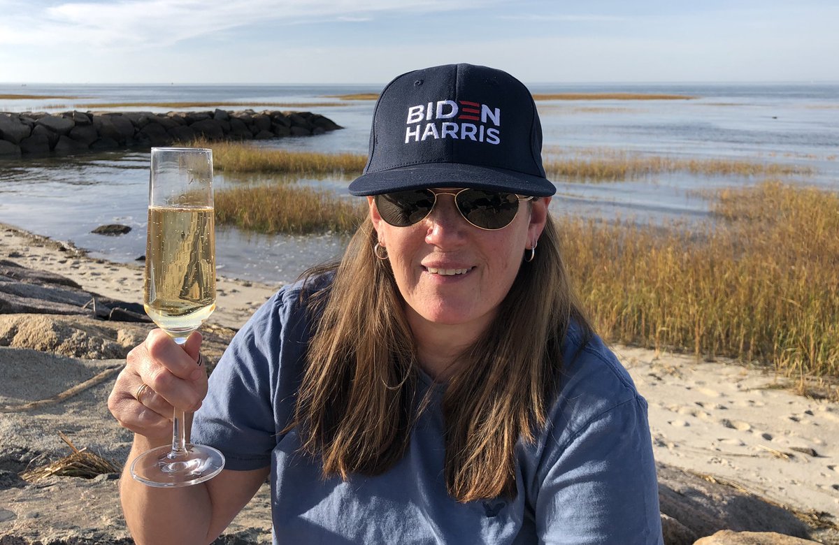 Mary L Trump tweet media