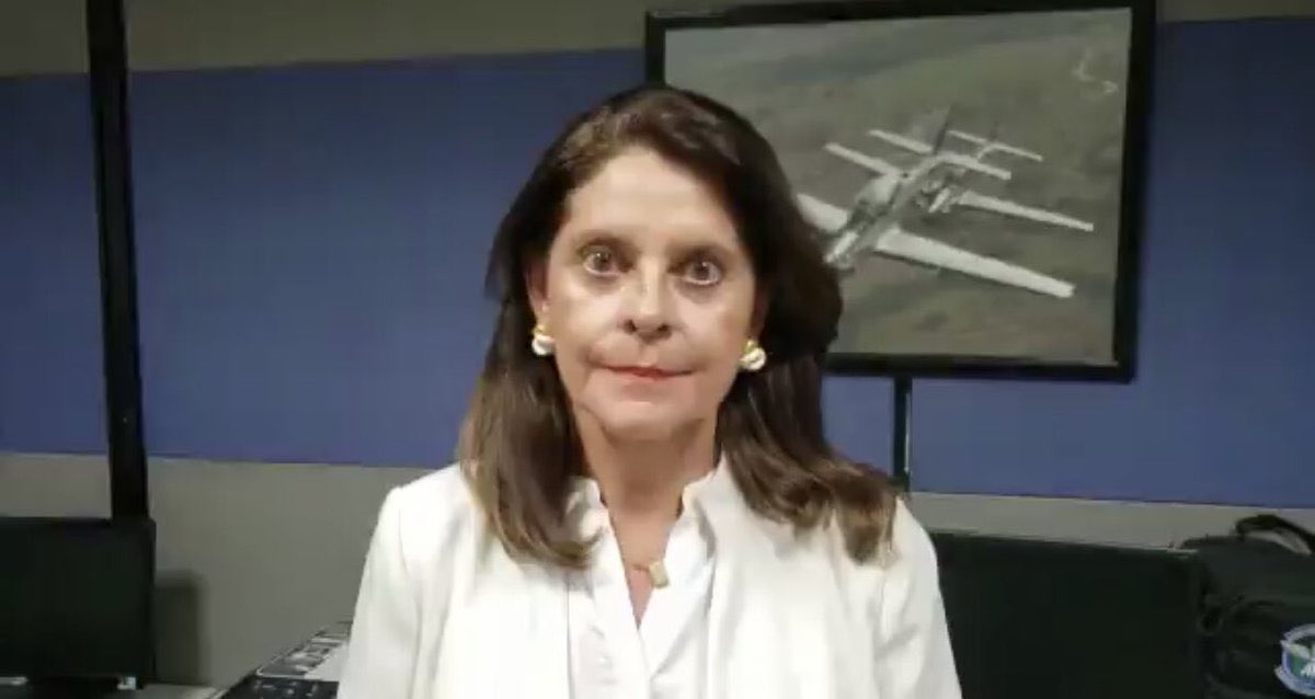 Tolaymaruja's tweet photo. De @Natrioshka

Tu vicepresidenta / La nuestra 
￼ https://t.co/SbF6VyFK7r
