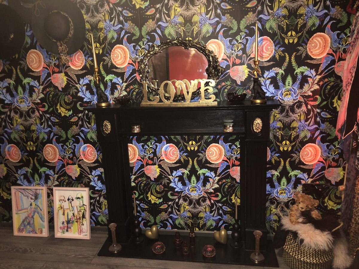 TheImageDarlin1's tweet photo. Still waiting on some candles to put in the candle holders, and the mirror to be hung on the wall, but the fire surround is looking amazing!! #firesurround #dressingroom #candles #dressingroomdecor #dressingroomgoals https://t.co/DTjWr5YxgI