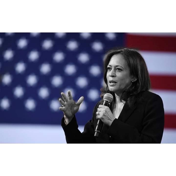 MMuyabwa's tweet photo. Pendant que les gens félicitent le nouveau président des États-Unis, je m'incline devant cette brave femme Kamala Harris qui marque l'histoire des États Unis en étant la   première femme vice présidente des États Unis d'Amérique. https://t.co/utH3jL94I7