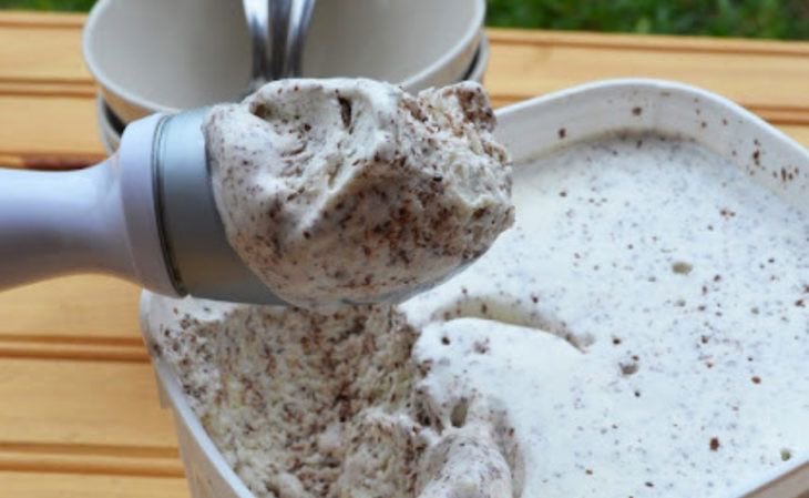 hrcaferpg's tweet image. ، ☕️ . Pedido ⋅ Sorvete de flocos no pote + Cookies

៸៸ de: 🤒💗
៸៸ para: @DXNISHBOY 

🗒 —  prontinho, vida. adicionei os cookies porque cookies são gostosos 🥰 espero que goste 💗