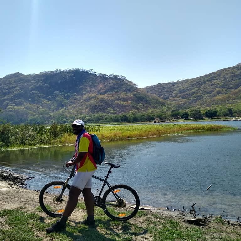 mwilaadventure's tweet photo. Today was epic!
From #Musoka Hill in #Shimabala to the #KafueRiver . Despite me getting 4 punctures (don't ask) it was almost perfect.
Thanks guys for reaching out we should do it again. I mean you should do it again🤣
#explorezambia #cyle #MTB #kona #zambia #tourism https://t.co/b32bMb2Wi7