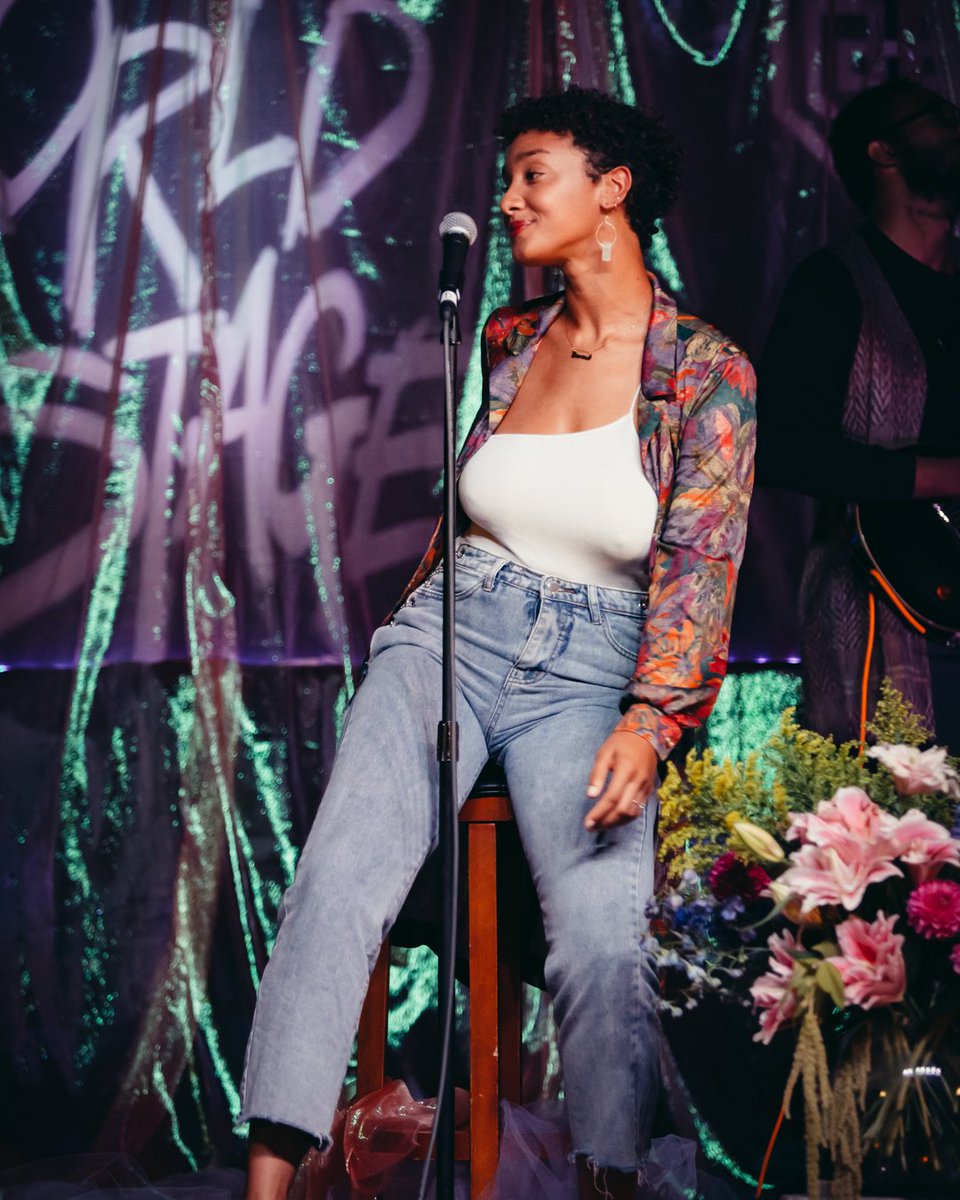 #QUEENSFEST2020 tweet media