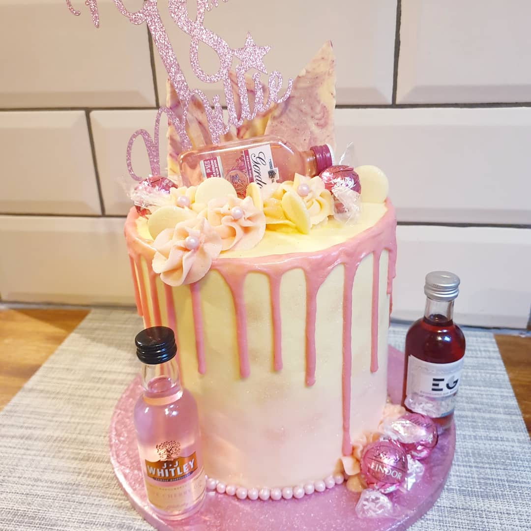CcCfinz's tweet photo. Pink gin 😍 https://t.co/4acZnUVbli