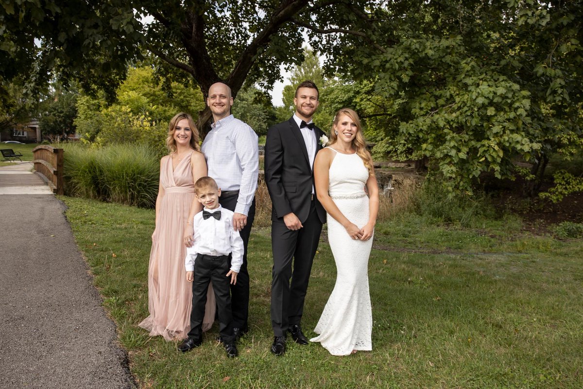 MissPattyA's tweet photo. Sisters and their husbands and son https://t.co/XHasRYeloI