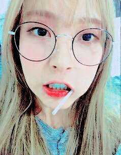 V4LKRY_twt's tweet photo. [#EVIE:] I'm ready to #StreamWithCLC por lo que agarre abrí una nueva paleta para disfrutar aun más de #CLCPepe que por cierto es un temazo, y eso que es canción pre-debut. 
Escúchenla y esperen por más de estas preciosas y talentosas chicas. https://t.co/7t72uzjufy