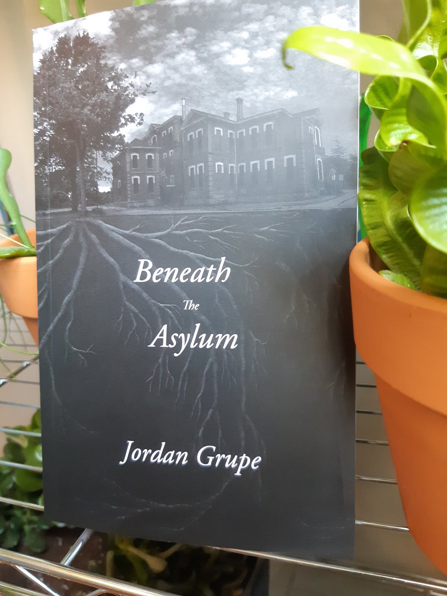 JordanGrupe's tweet photo. My author copies just came in yesterday! What an amazing feeling to actually see it in real life! Thanks again to Manor House publishing for making this possible.
#writer #horror #hamiltonpride #hauntedhamilton #hamont #writerslife #writerslift #books #writingcommunity https://t.co/IocvNLCVvD