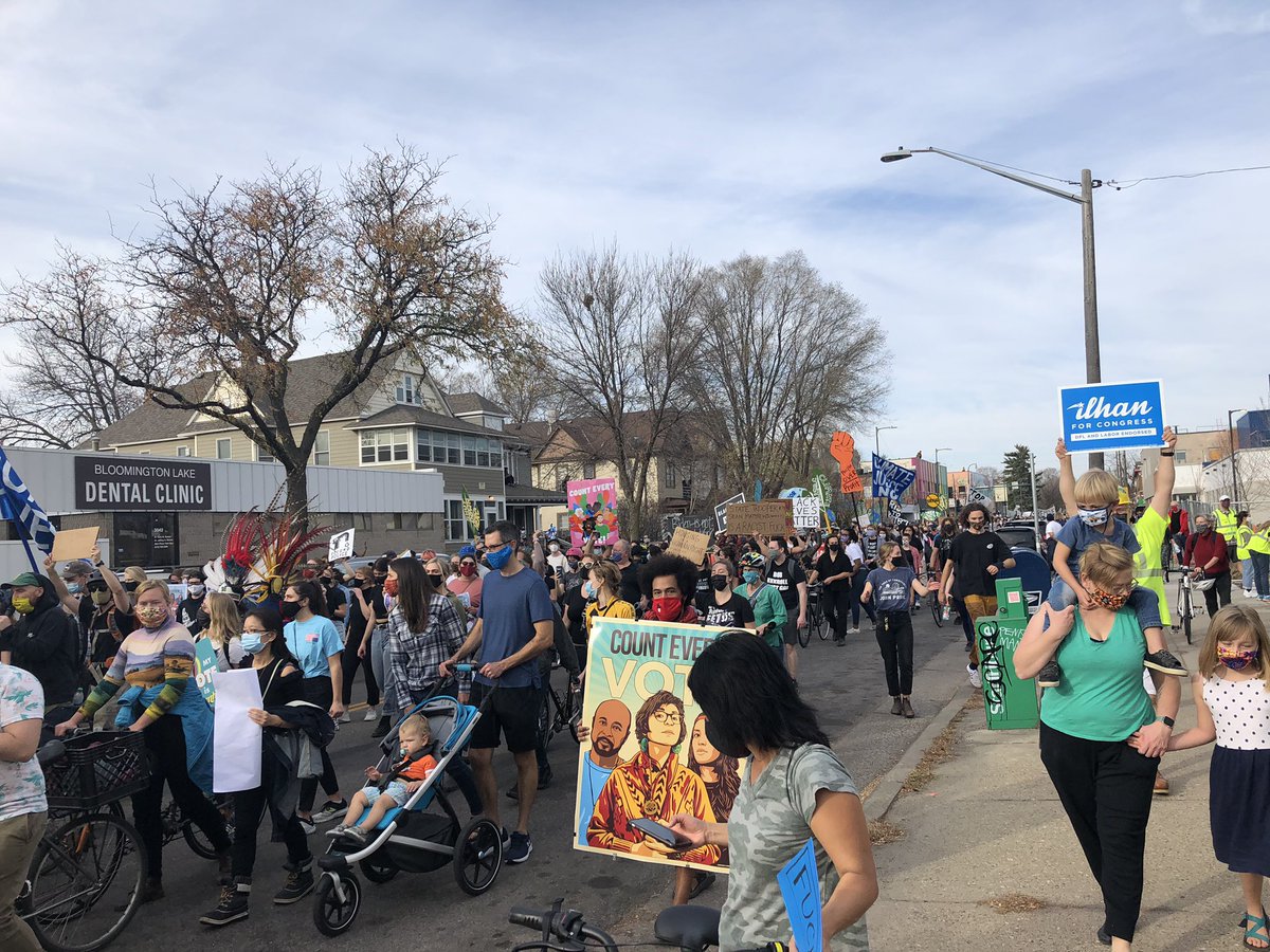 mitrajunjalali's tweet photo. Feels awesome to join the March For Our Future @CTUL_TC @SEIUHCMN @SEIU26 @SPFE28 so many community groups here to declare our power, celebrate + lift up the fights that won’t ever stop through any election https://t.co/f4AmYE65n3