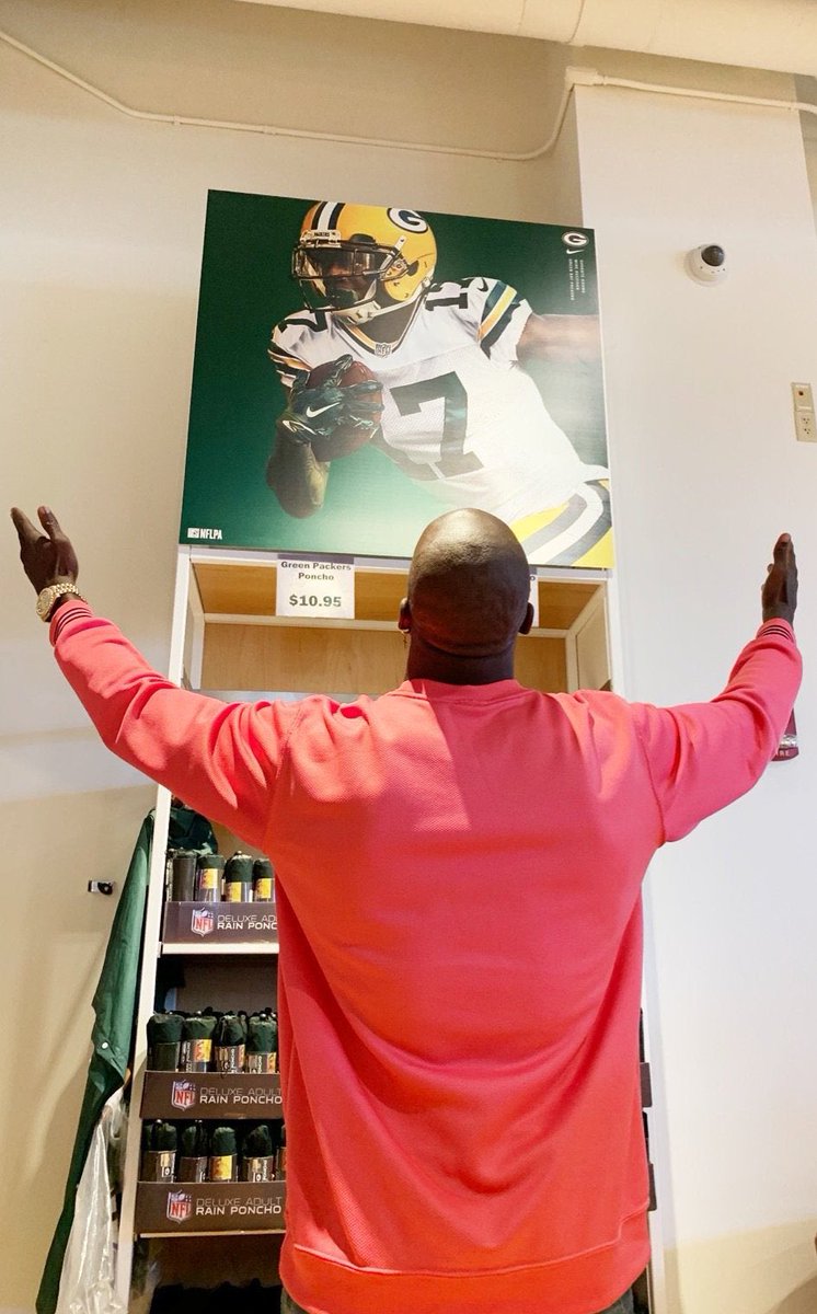 cheeseheadtv's tweet photo. All of us 

(h/t @ochocinco) https://t.co/VNZyhl1GOU