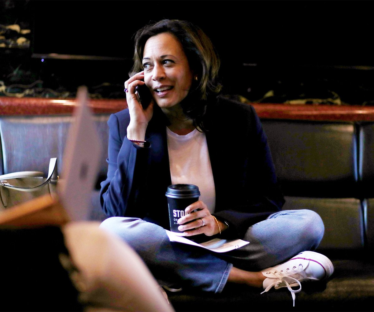 earcos's tweet photo. .@KamalaHarris y sus Converse ❤️ https://t.co/utcHaJA7MI