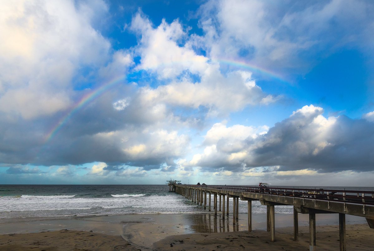 Scripps_Ocean's tweet photo. Rainbow over Scripps Pier. Photo captured this morning by Erik Jepsen 🌈 https://t.co/iLmkqW4gEQ