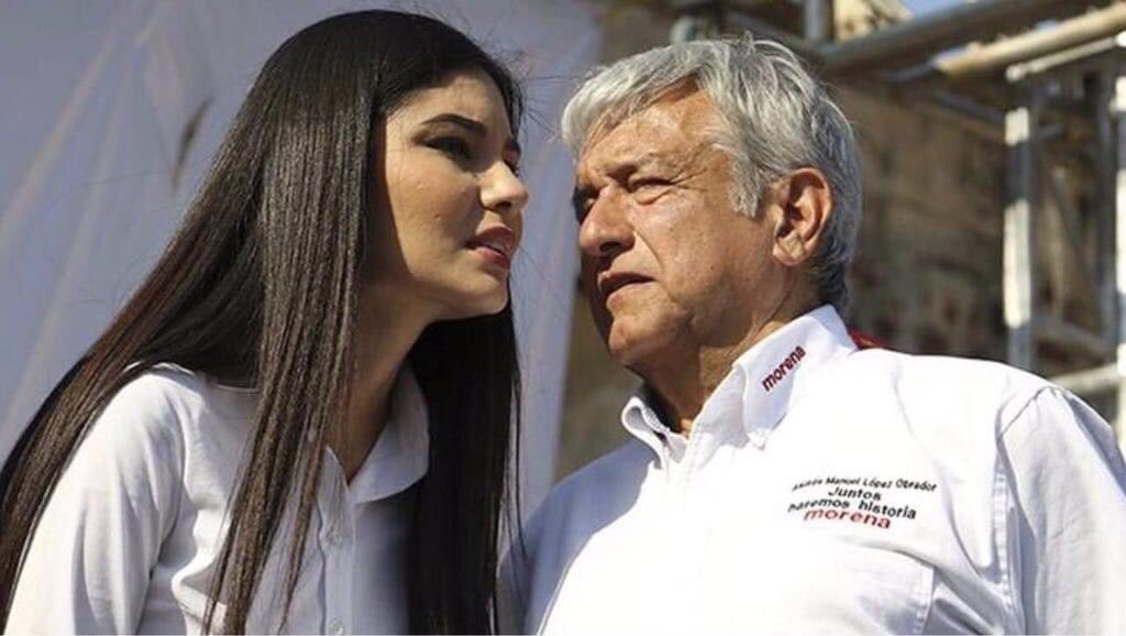 El_Facturero_Mx's tweet photo. Geraldine: ¿Vendes botana?

AMLO: No prejioja ¿por qué?

Geraldine: ¿Y ese pistachito? https://t.co/P06dh4on5o