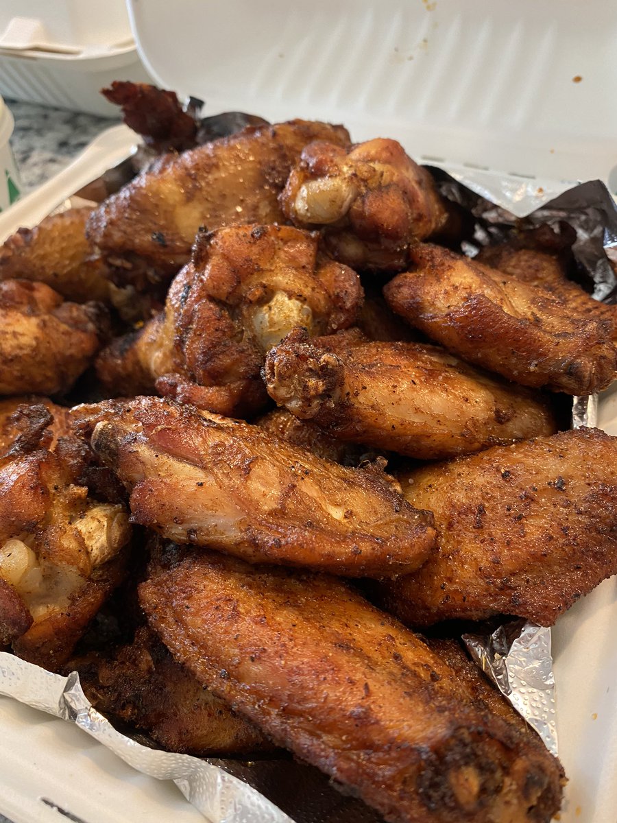girlswliketoeat's tweet photo. These wings and donut bread pudding from Momma’s BBQ is the bomb dot com.
#louisville #tasty #foodaholics #foodporn #foodagramerz #eatnowplaylater #louisvillefoodie #eeeeats #kentucky #kentuckyfood #delicious #kyfood #foodagramerz #girlswholiketoeat #eatnowplaylater https://t.co/DQlVLWtzot