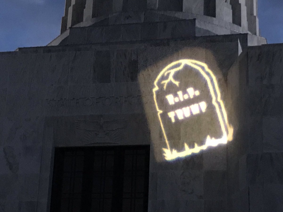 “RIP Trump” shines on Oregon State Capitol