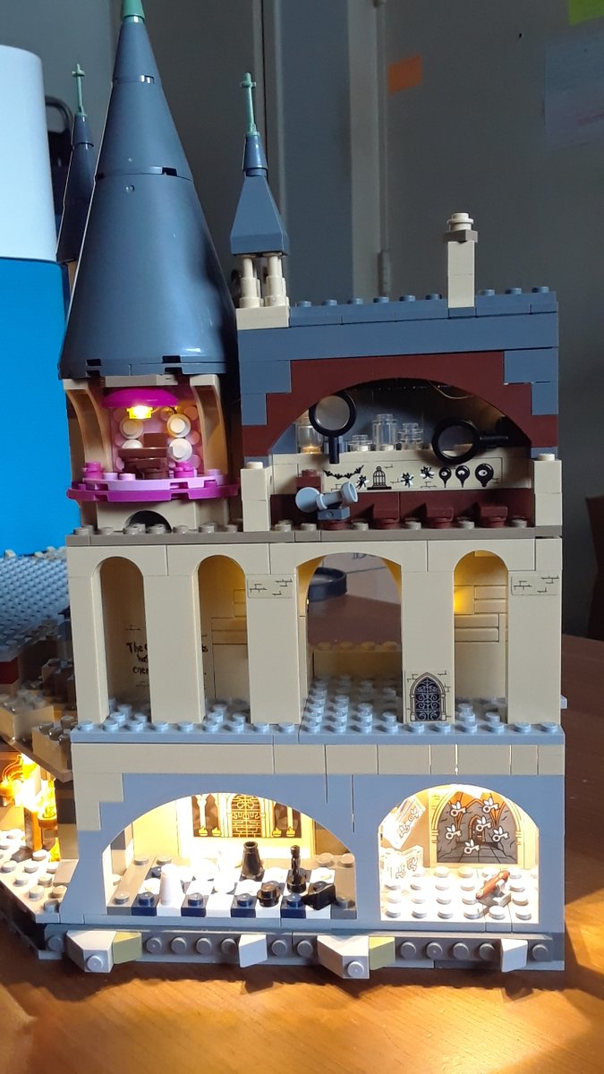superfluffyyeti's tweet photo. Lego Hogwarts Castle Build completed steps 28 and 29 with lighting. #Lego #HogwartsCastleBuild #lelightgo #Lightailing #toomuchfun https://t.co/5IMahEF1oF