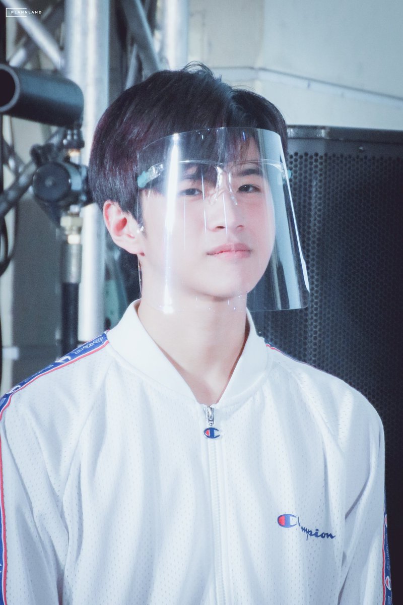 PLANNLAND's tweet photo. 「２０１１０７」

เราเป็นเด็กดีนะ ไม่ดื้อ แต่อาจจะซนนิดหน่อย
แปลนจะไม่ดักทุบกล้องเราใช่มั้ยคับ 😂😂

#LBC2ThailandTourNorth
#คนของแปลน https://t.co/1S11a0AnK5