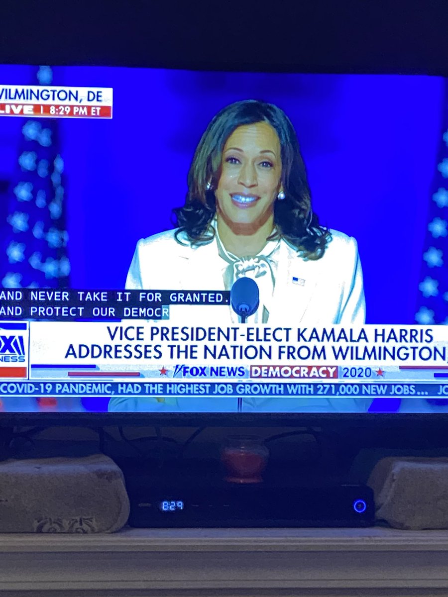 MsLaToshaBrown's tweet photo. ROCK that WHITE SUIT Madama Vice President!👏🏾👏🏾👏🏾👏🏾 https://t.co/WYuPxyOaPi