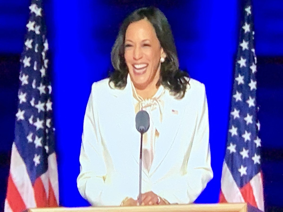 JanelleConnor's tweet photo. The suit is 🔥🔥🔥 https://t.co/CMWqzlJDh7