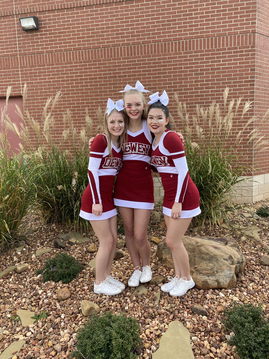 dewey_cheer's tweet photo. So proud of the heart this squad has shown over the past couple weeks. They overcame more than we could have foreseen to put a great routine on the mats today!! https://t.co/fYIkegFYb6