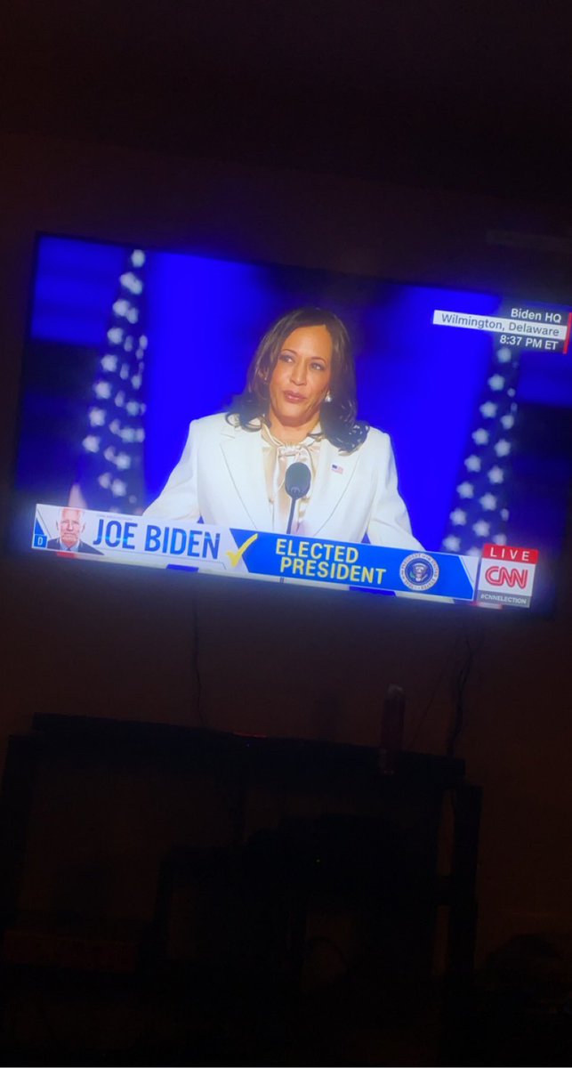 NEXTUPwithNaJee's tweet photo. WHAT A QUEEN!!! #mrsvicepresident https://t.co/2pScmKw4rh