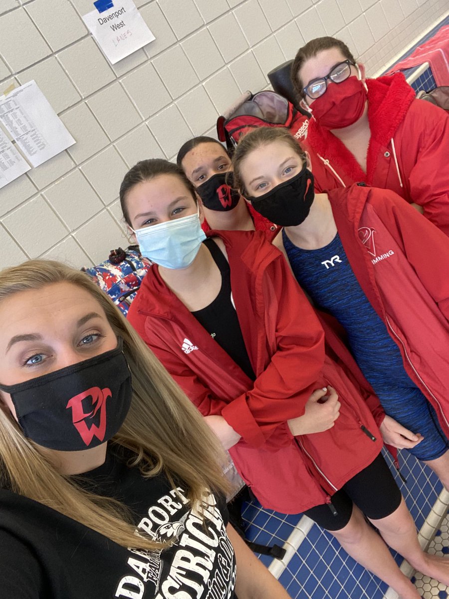 WHS_SwimAndDive's tweet photo. Aaaand that’s a wrap for regionals! Collectively they cut 25 seconds over the course of today’s events! Setting 6 personal bests and 2 seasonal bests. Junior, Niah Smith, topped off her season with a 4th place finish in the 50 free! Great job ladies!! https://t.co/yKd96CN8SW
