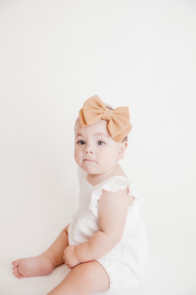 riellysale's tweet photo. my beautiful bow model 🤍 if y'all could rt for some exposure, we would for sure appreciate it 🤍 who knows where this path could lead 🥰 #bowmodel #whataprettybaby 😍 https://t.co/LDCmzfG9CH