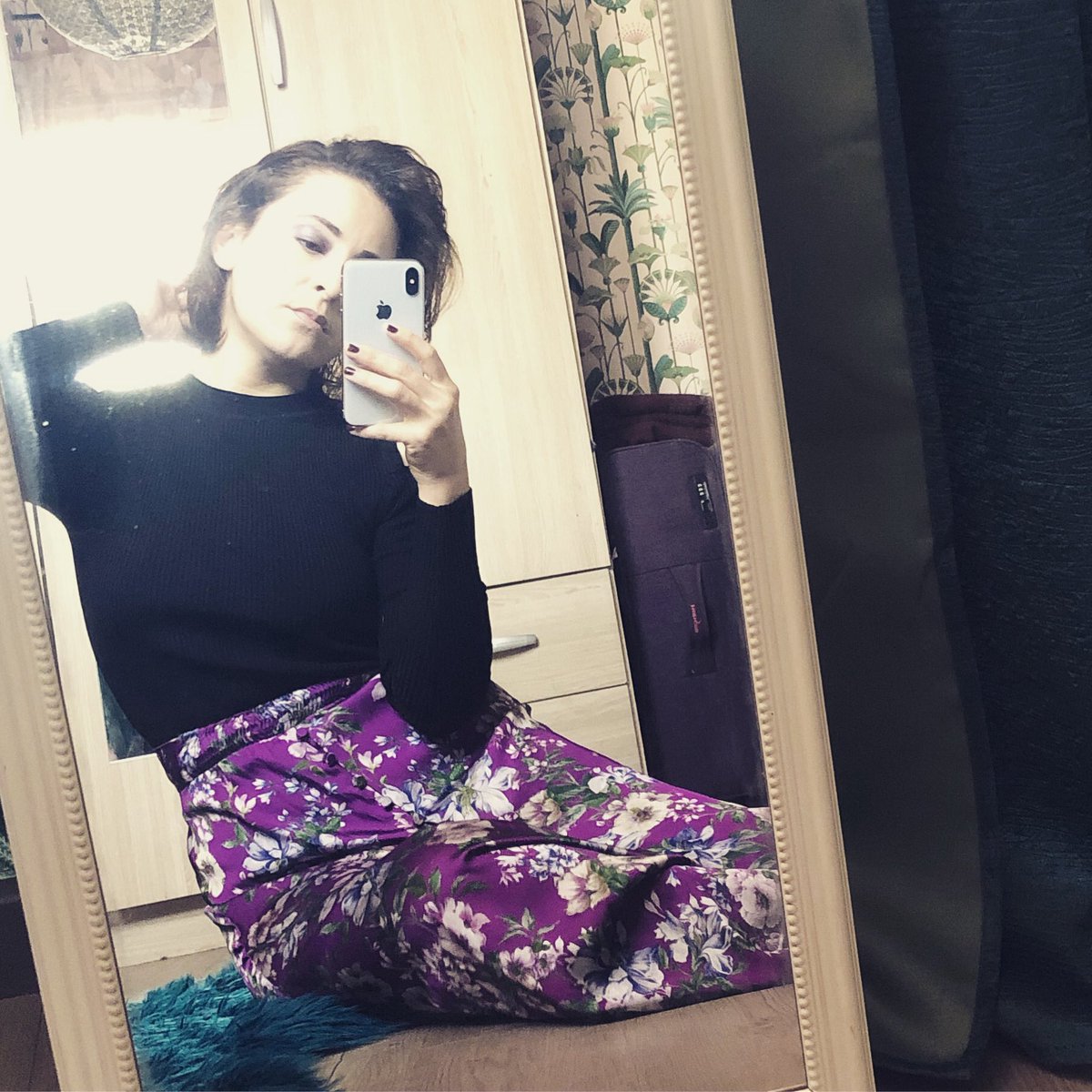 aeren_johanan's tweet photo. The purple effect #selfie #mirorselfie #boredinlockdown #stuckathome https://t.co/FjZBYOKkKU