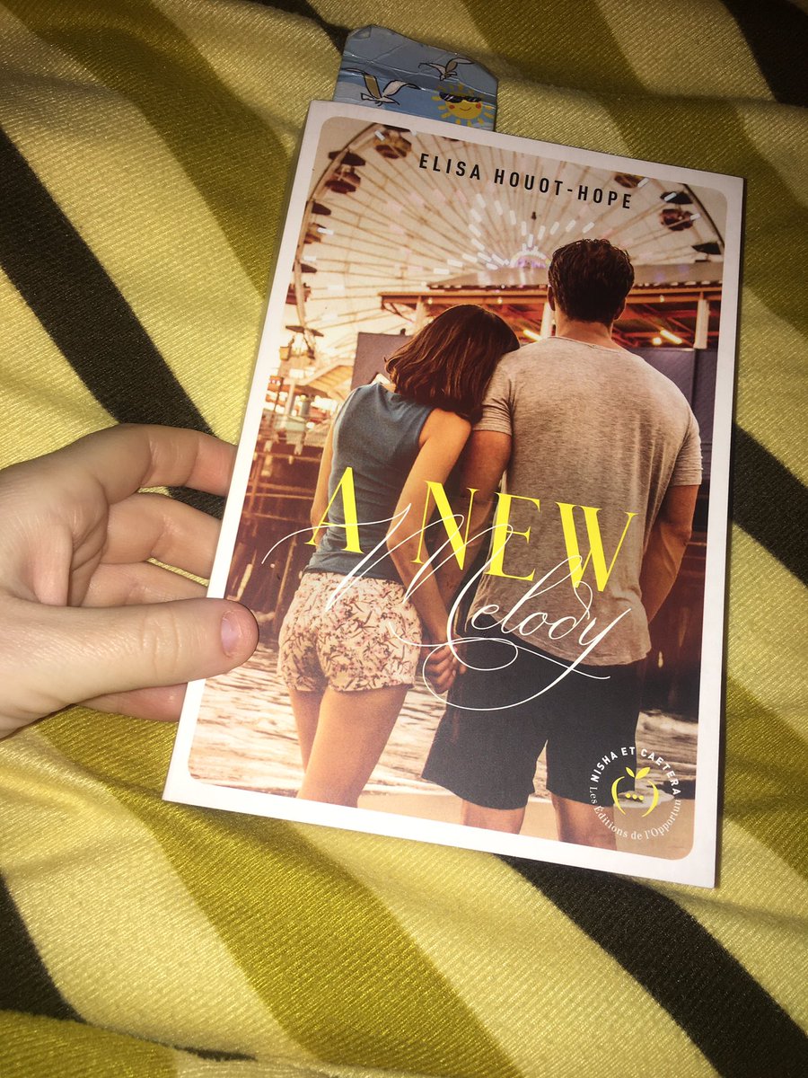 PerdrixS's tweet photo. Ce soir je retrouve enfin sawyer 💙💙, mais aussi la plume de @HopeBookine 😍 @NishaEtcaetera 

#Anewmelody #book #newreading #SaturdayNight https://t.co/8BakflKOGL