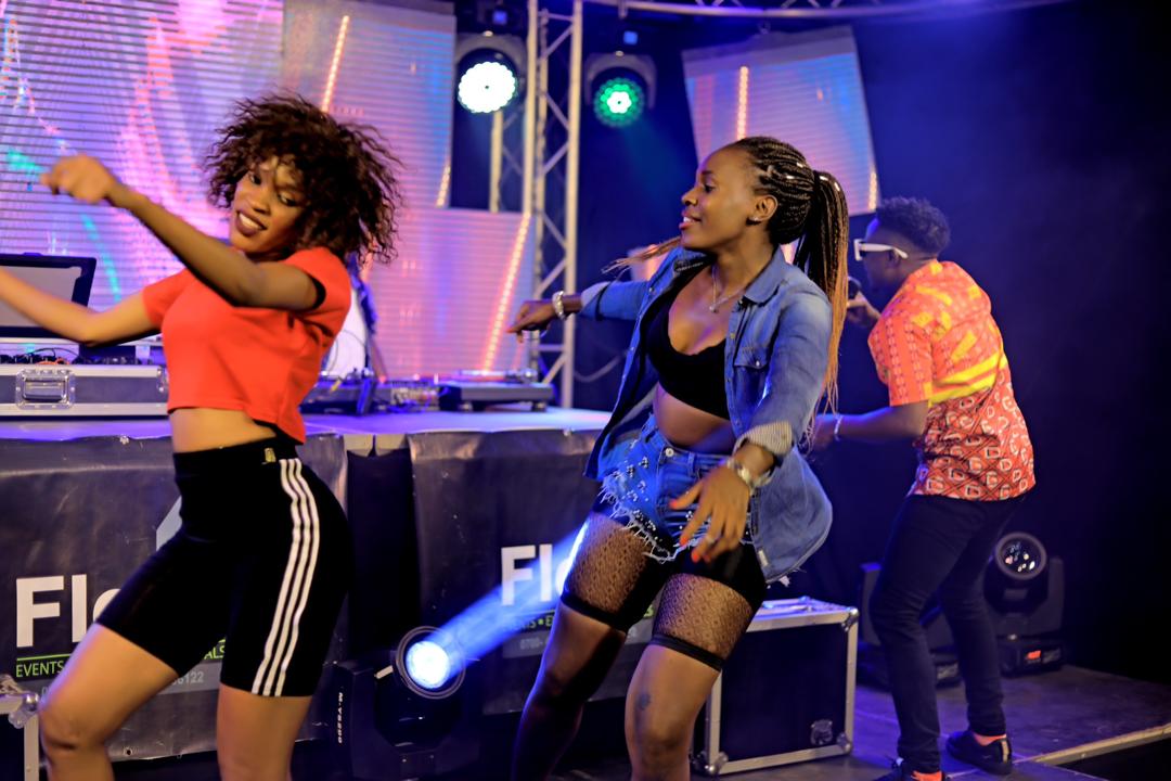 bbstvug's tweet photo. @Galukandechrisx alaludde @MichelleSoFly3 ne Mimi mu muziki #BBSOmudigido https://t.co/yowgo9P5rz
