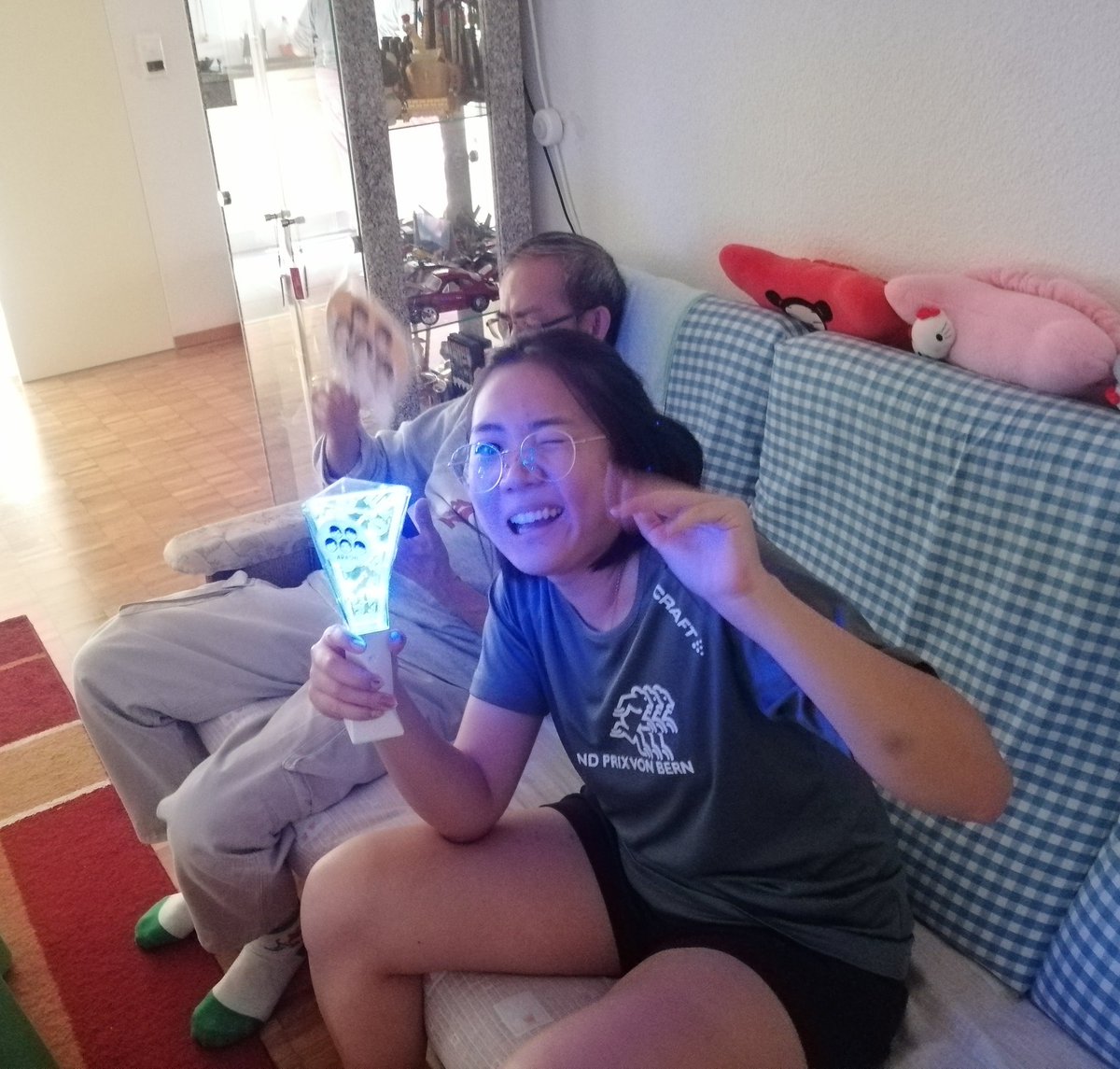 misakikira's tweet photo. Thank you @arashi5official that we could rewatch the concert! This time even my father joined me and my sister in the Arashi-kai!!! 
@arafes_updates
#ARAFES2020 #アラフェス2020 #ARAFES2020Worldwide #ARASHI #ARASHIsDay #嵐の日 https://t.co/ccs1jVFSwJ