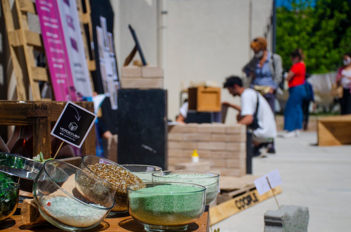 eac_uruguay's tweet photo. #PensarCircular un espacio para revalorizar los residuos con foco en la arquitectura y construcción, y conocer de primera mano varios emprendimientos circulares en Uruguay ♻️En el marco de #EstaciónReaccionROC, proyecto de Ghierra Intendente 2020.
@alfredoghierra https://t.co/itXzxA5Cxq