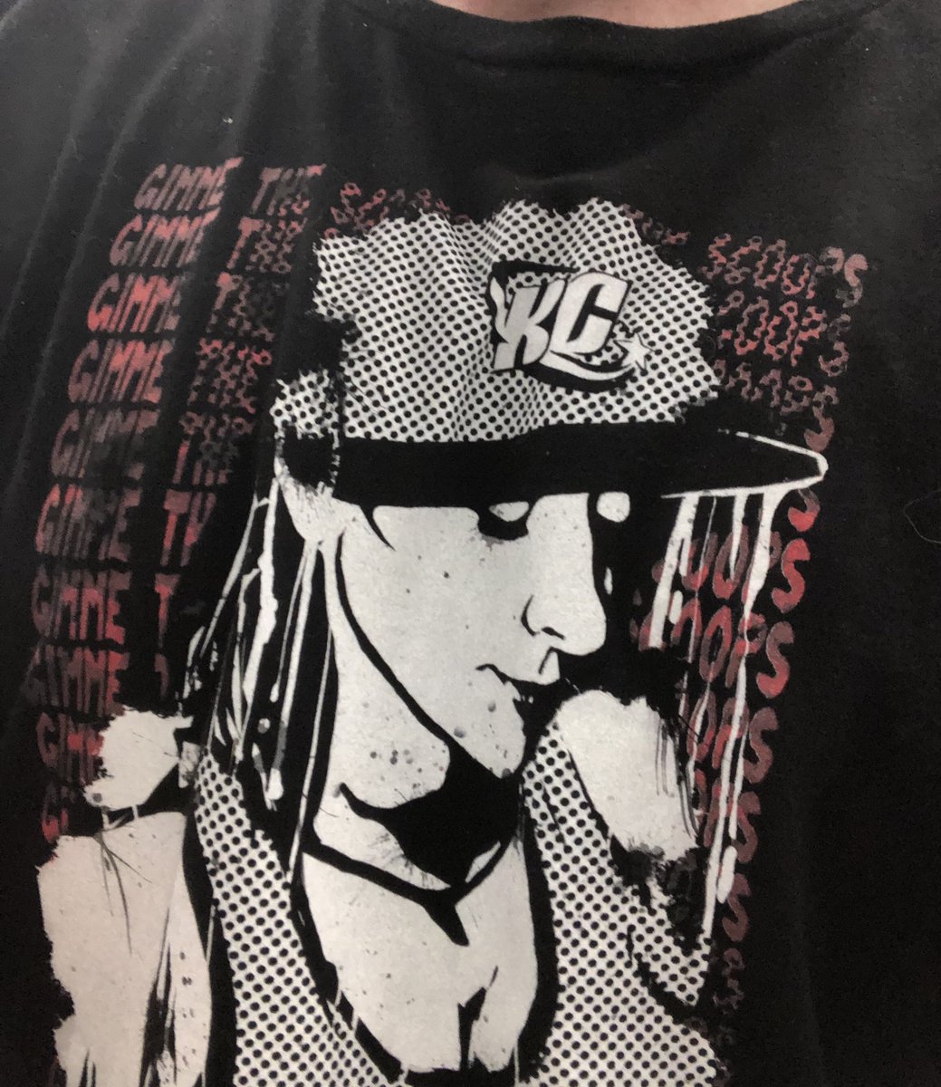 Chris_Moertl73's tweet image. At Walmart in Bristol, CT earlier.

I love your shirt! Who is that?
Thanks. @Kc_Spinelli a professional wrestler. 
No way! Tell me about her! 
(I oblige)
Lady: Thanks! I’m def checking her out!

Wear your shirts!

prowrestlingtees.com/wrestler-t-shi…

#SupportTwoScoops