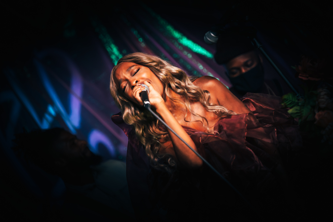 #QUEENSFEST2020 tweet media