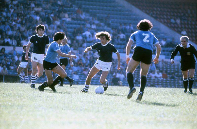 diegodeolivos's tweet photo. 08/11/1981 en Avellaneda: Racing Club 1 (Juan R. Carrasco), Belgrano de Córdoba 1 (Rubén Miño)
Nota: Se jugó en cancha de Independiente.
Torneo Nacional 1981 https://t.co/ldrqdOGnE0