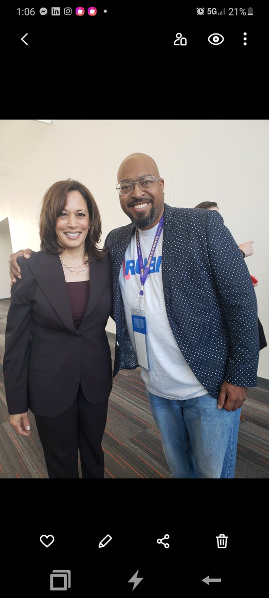 UncleToddComedy's tweet photo. The Comedian and the Vice President she is a fan of my comedy and I'm a fan of her being a role model for my daughters #KamalaHarrisVP #girldad #whatyallfinnado #BlackGirlMagic #BlackGirlsRock #uncletodd #getthisbrothahisownshow https://t.co/34P9WUlROg
