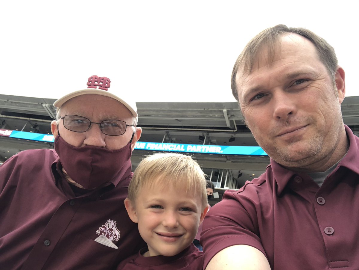 jdbaker901's tweet photo. Baker Boys-1! #GoDawgs #BeatVandy #HailState https://t.co/dAn8TWWOGf