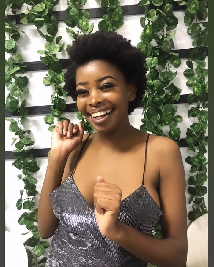 Beighmoleli's tweet photo. Face of Lesotho 9th edition top16 photoshoot🌻🌻
Dressed by @dazzle collections❤ https://t.co/WC7E4vDIg2