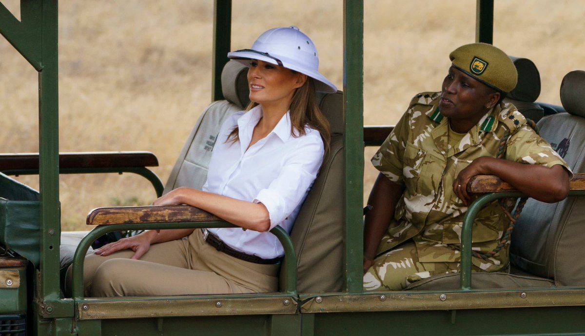 و في زيارتها لكينيا برحلة السفاري ، أنتقدوا بشدة لبسها للقبعة البيضاء الي ربطوا جذورها بقبعات المستعمرين البيض لأفريقيا سابقاً والي كانت تشبهها إلى حد كبير