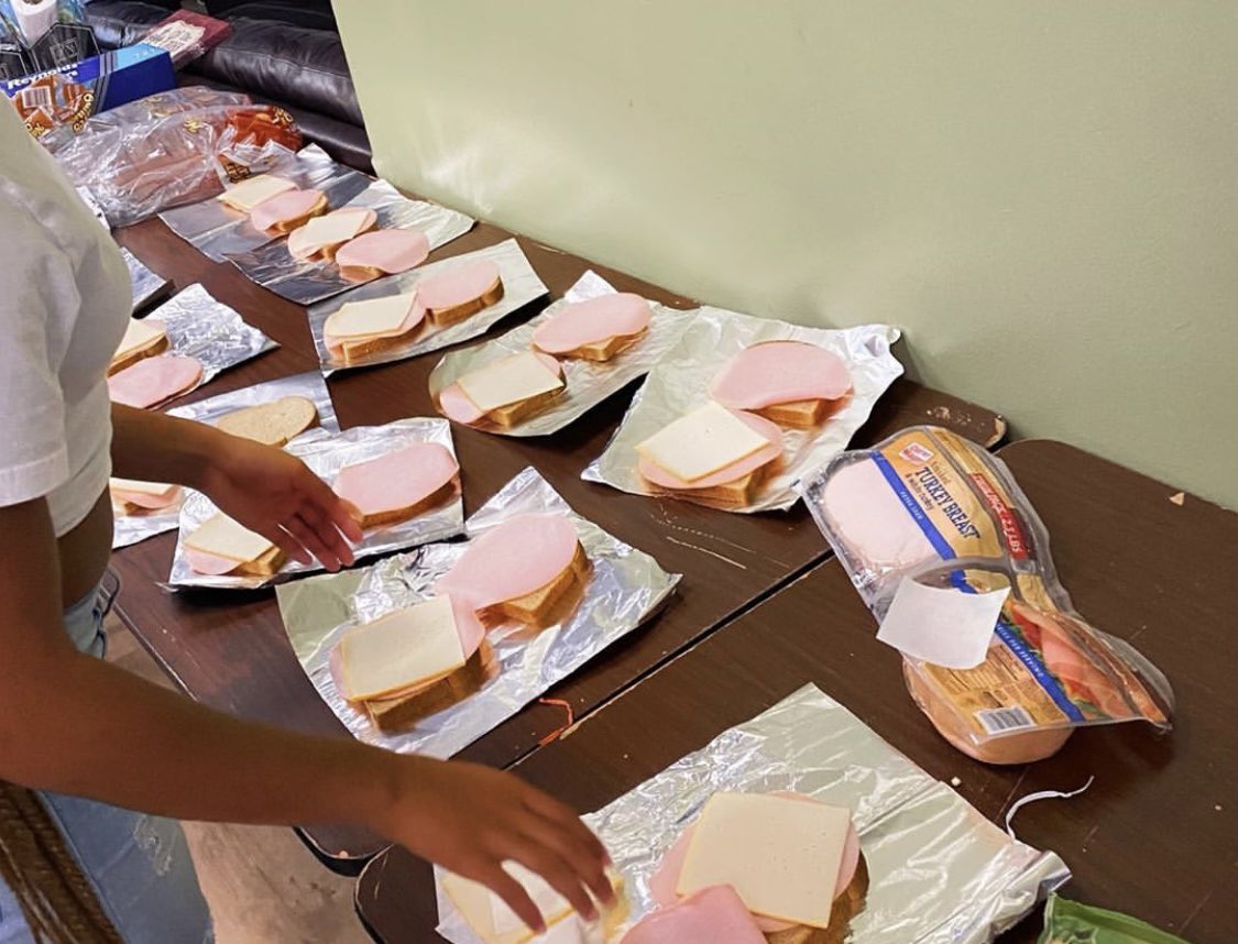 TheHouseDC's tweet photo. What a day!

Yesterday a small group of students came together today for 1 big goal! 

With clean hands of course, our youth prepared sandwiches for the hungry in our community! 

Receiving blessings are GREAT
But being a blessing is even  GREATER! 

#ward8 #anacostia #giveback https://t.co/OjLmWvNavS