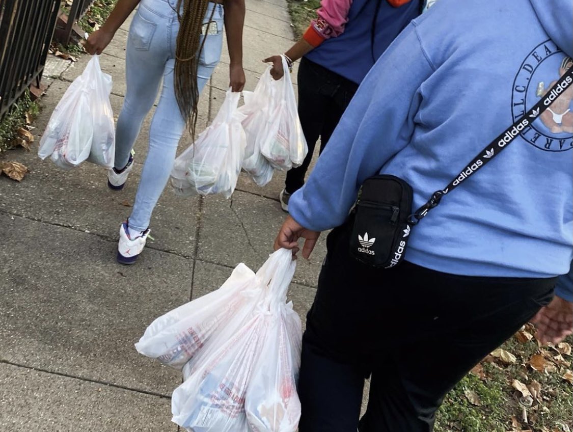 TheHouseDC's tweet photo. What a day!

Yesterday a small group of students came together today for 1 big goal! 

With clean hands of course, our youth prepared sandwiches for the hungry in our community! 

Receiving blessings are GREAT
But being a blessing is even  GREATER! 

#ward8 #anacostia #giveback https://t.co/OjLmWvNavS
