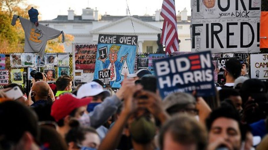 franceinfo's tweet photo. Election de Joe Biden : "C'est surtout la fin d'un cauchemar pour beaucoup d'Américains plus qu'une vague d'espoir", estime un historien
#Election2020 

https://t.co/JOURlSbZos https://t.co/0AtEziggHD