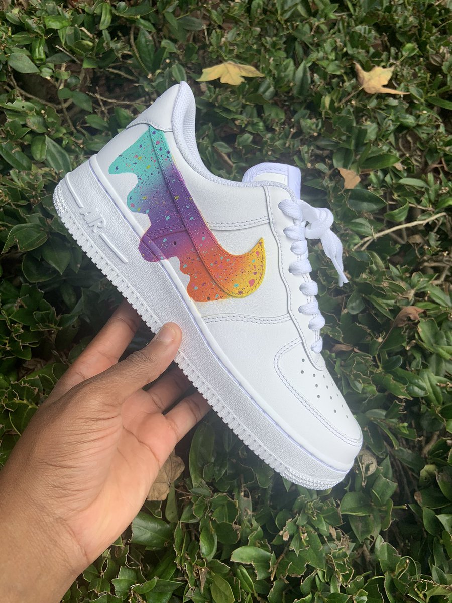 teecustomss's tweet photo. Custom Color Wave 😈 
#colorful #colorwave🎨🌊 #customshoes #customsneakers #customs #share https://t.co/EBuJkNQnOI