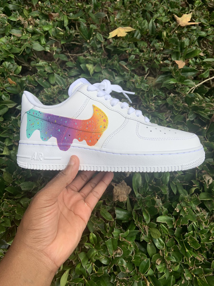 teecustomss's tweet photo. Custom Color Wave 😈 
#colorful #colorwave🎨🌊 #customshoes #customsneakers #customs #share https://t.co/EBuJkNQnOI
