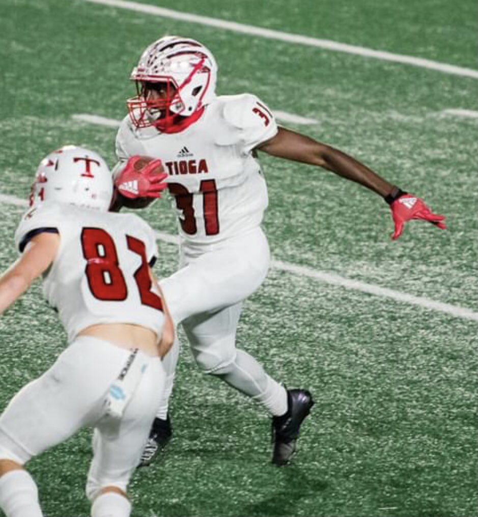 CoachPrestridge's tweet photo. Seniors in the secondary I wouldn’t trade my 2 safeties for any other pair in the state. Thank you for everything y’all make my job much easier. #GeauxIndians @JoshuaPonthier @orlandopembert3 https://t.co/Fnj6CKW7iL