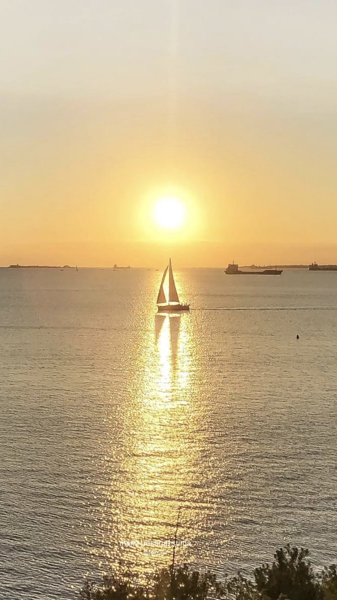 il solito #tramonto #tarantino #mare #tramonto #ionio #volgotaranto #weareinpuglia #puglia #volgopuglia #tarantoview #taranto #suditaly #apulia #photography