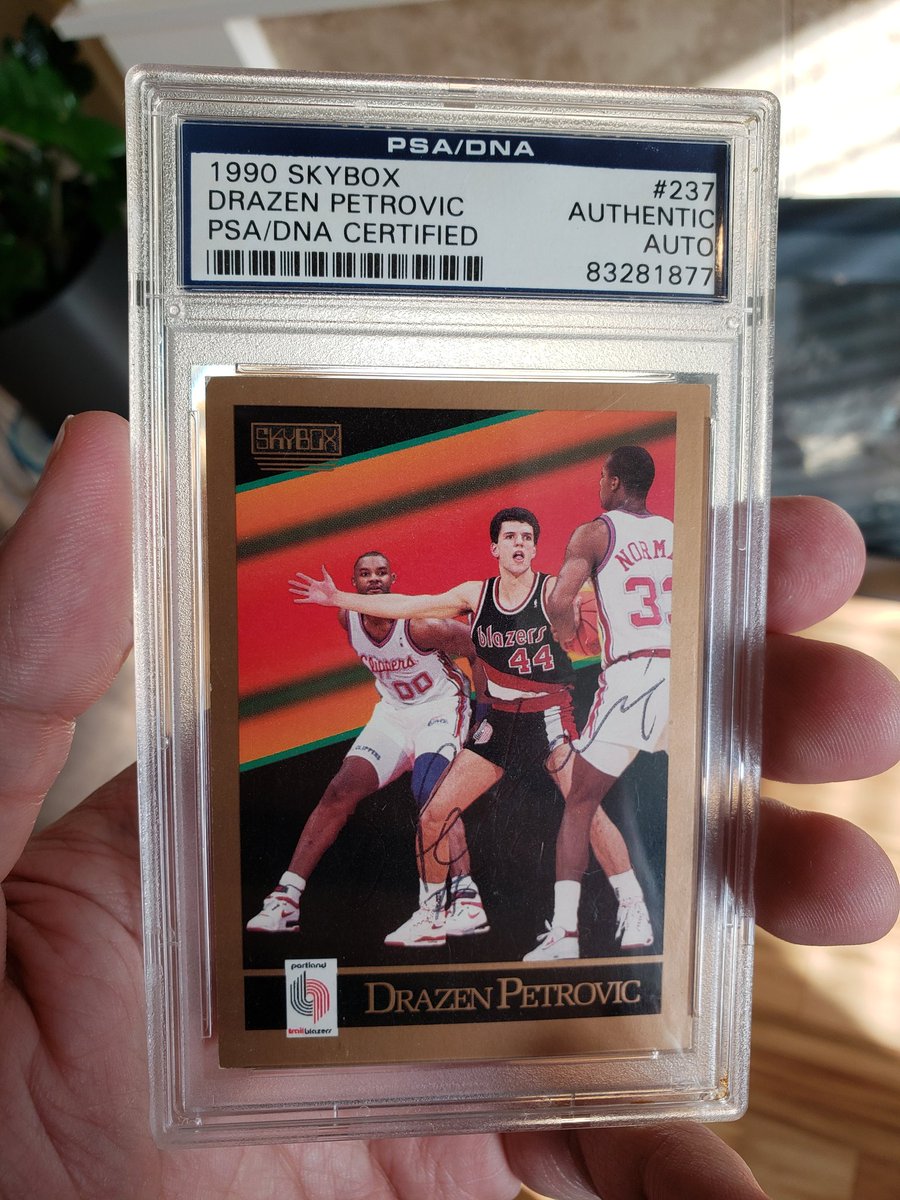kburleypdx's tweet photo. I can not believe this white whale card is finally in my collection! Thank you @pdxGRAPHIN, one of the realest ones out there! Appreciate the extra PC adds and autos too! Such a huge card to me, literally the best mail day ever! #RIPDrazen #ripcity https://t.co/shoIaBOmzx