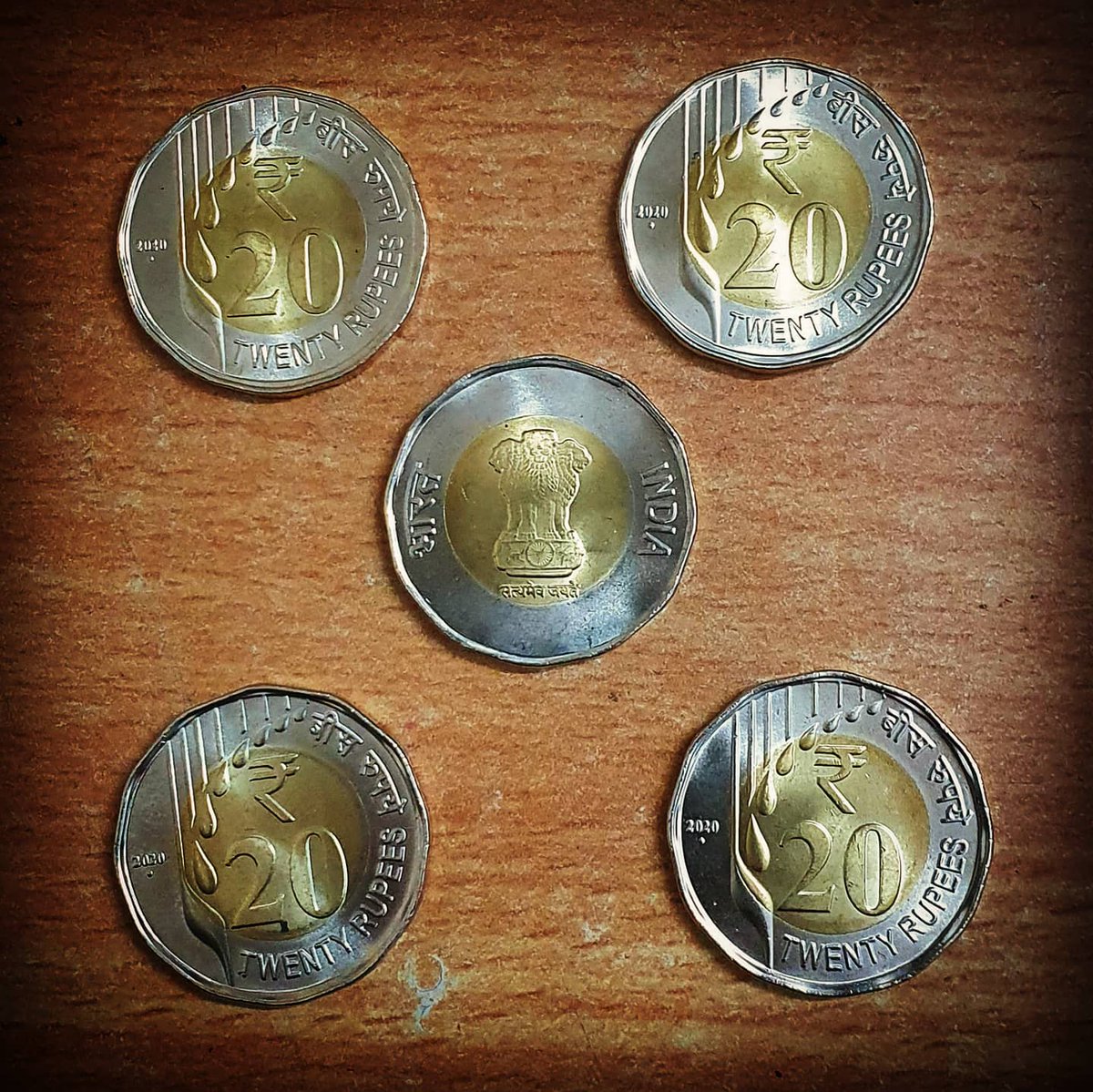 vkb18_vav's tweet photo. 🤙📸✈🪙
20 rupees new coins
20+20+20+20+20 - @vkb_18 ✅ #2020 #2020coin #reservebankofindia #ashokstambh #20rupeecoin #twentyrupees #india #newcurrency #travel_food_photography
#Vaibhavbhatnagar @vkb18_vav https://t.co/Nowyiy4lWe