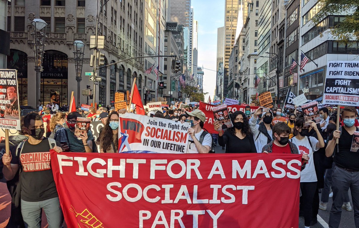 communistsus's tweet photo. Our comrades in NYC were out in the streets today, making the case for a mass socialist party of the working class! ✊ 

#Election2020 #SocialistRevolution2020 #Socialism https://t.co/yWHAqabnGA