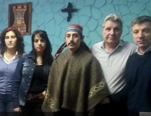 aomorris's tweet photo. UNA BANDA RECIBE APOYO OFICIAL ...
 SE LO DAN MAMARRACHOS INUTILES OFICIALES https://t.co/xCsPTjB7YX